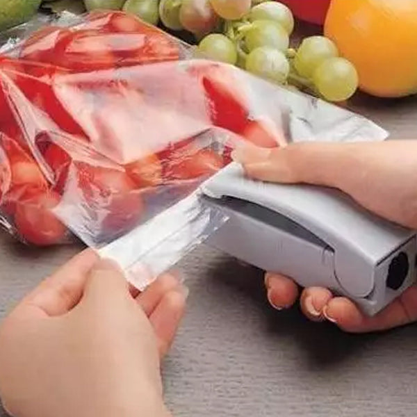 Mini portable plastic bag sealer, handy and multifunctional for sealing various bags.